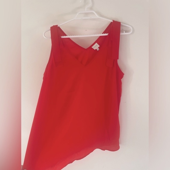 Red Flowy Tank/Blouse - Picture 4 of 6